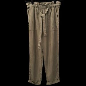 H&M Army Green High Waisted Ruffle Top Crop Pants Size 10